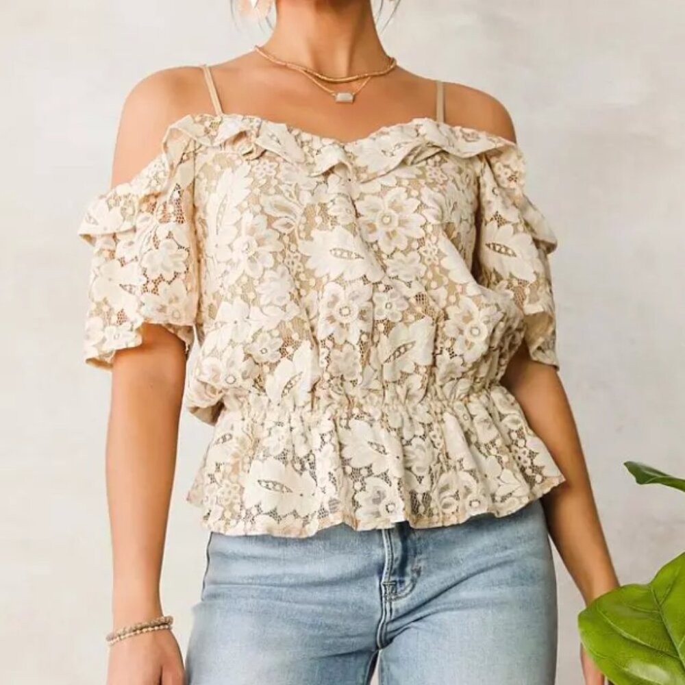 A, PEACH FOR BUCKLE SIZE X-LARGE TAUPE CREAM LACE COLD SHOULDER TOP